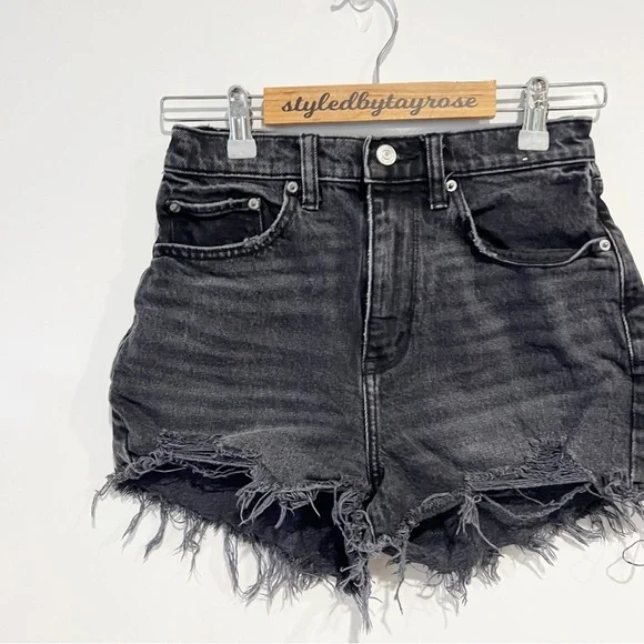 Abercrombie & Fitch Curve Love High Rise Mom Short - Picture 4 of 6